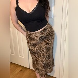Leopard print midi skirt